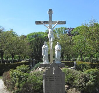 Begraafplaats Rustoord, calvarieberg