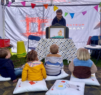 bibmedewerkster en kamishibai